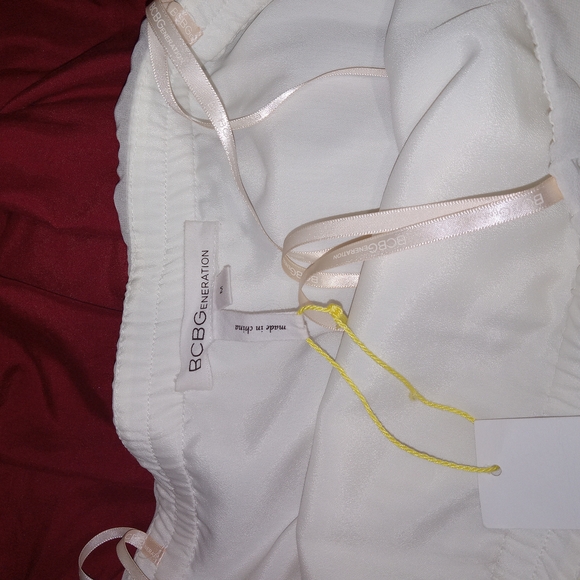 BCBGeneration Strapless White Tiered Ruffle Dress NWT Womens Size M Cocktail - Picture 6 of 13